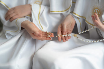 Rožančius iš onikso akmenukų BE MAIŠELIO su aukso sp. detalėmis (TMROŽ1)